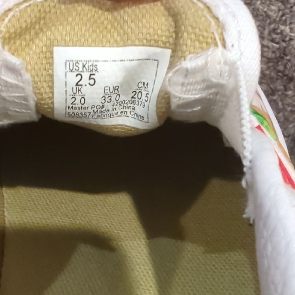 Vans White and Red Slip-On Sneakers with Elastic Panels - Picture 3 of 7